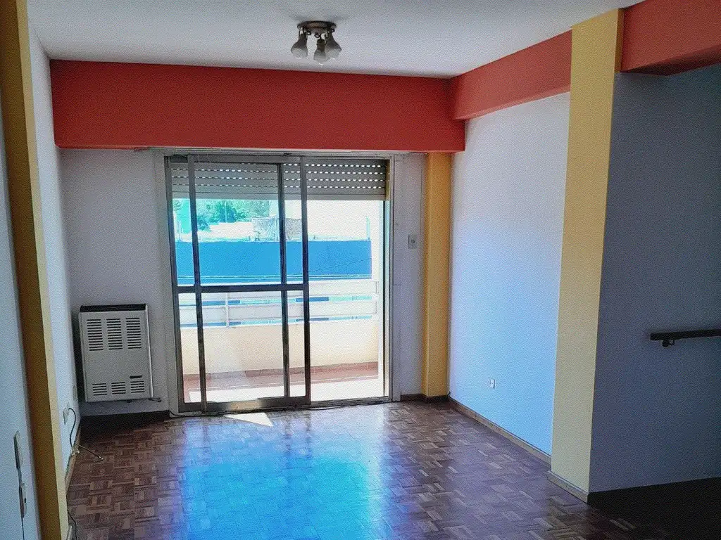 Venta Departamento tres dormitorios con lavadero centrico