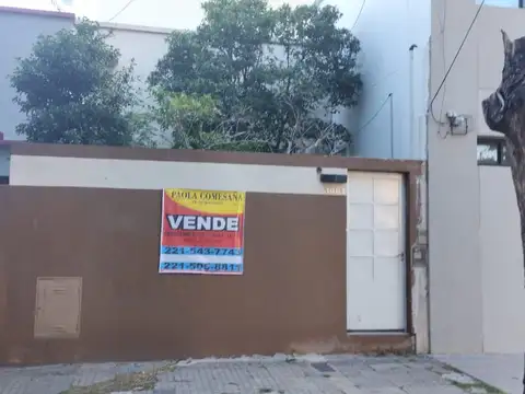 PARQUE SAN MARTIN casa  zona 23 y 54  al frente reciclada a nueva opcion 2da planta