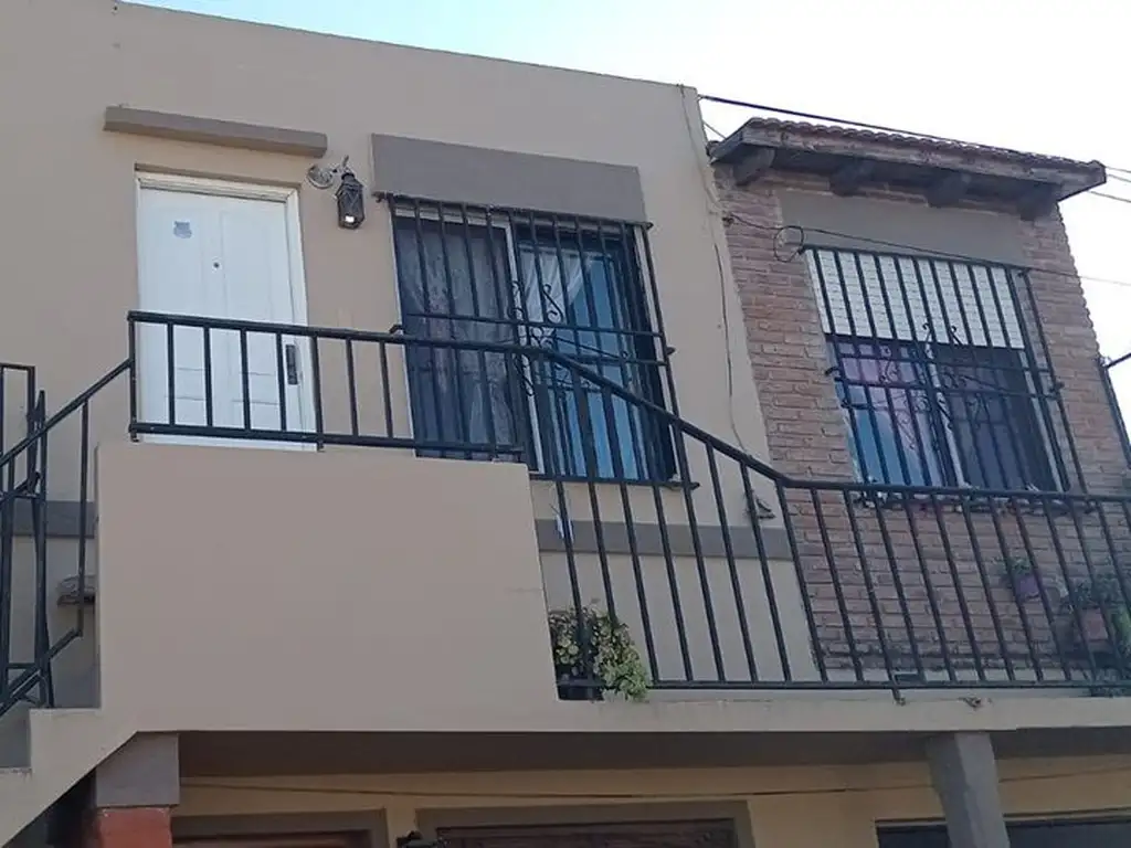 VENTA CASA 3 DORMITORIOS PH EN P.ALTA TIRO SUIZO