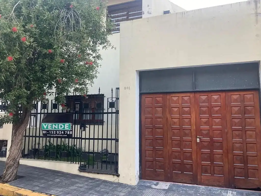 SE VENDE CASA 2 PLANTAS C/COCHERA A METROS DUARTE QUIROS 650