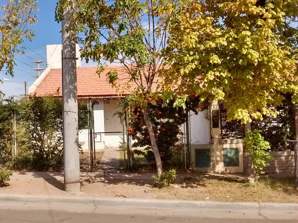 EN VENTA CASA 2 DORMITORIOS BARRIO UTEDYC