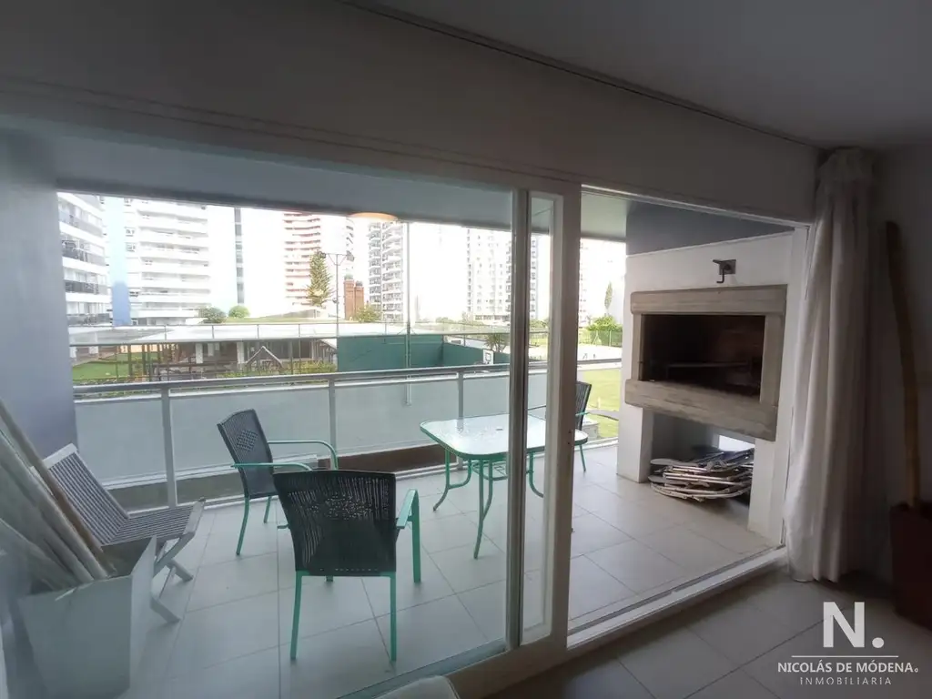 Apartamento en Brava, 3 dormitorios *