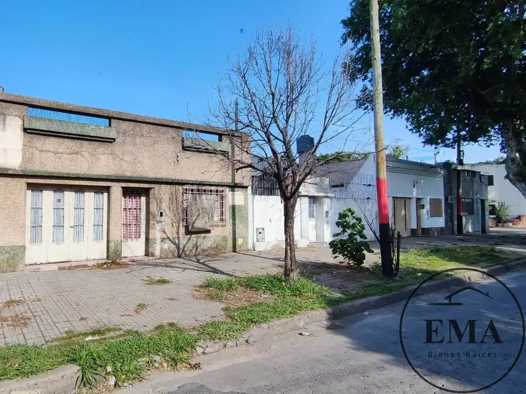 Casa en venta de 2 dormitorios c/ cochera en Matheu