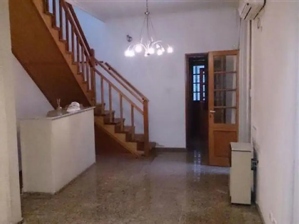 Venta Casa 3 Dormitorios  - Con Cochera