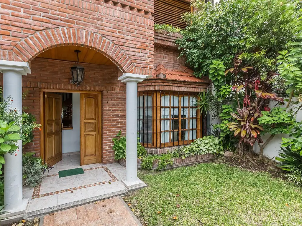 Hermosa Casa sobre lote propio en Florida