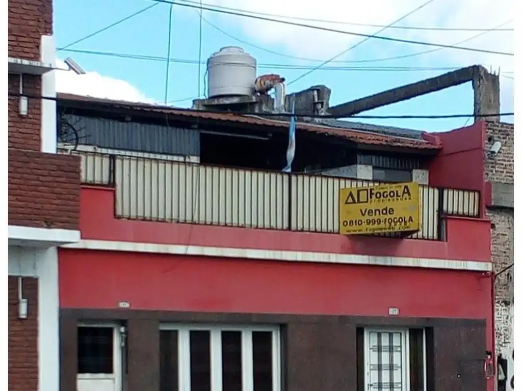 Dto.Tipo Casa al FRENTE en Avellaneda en Venta