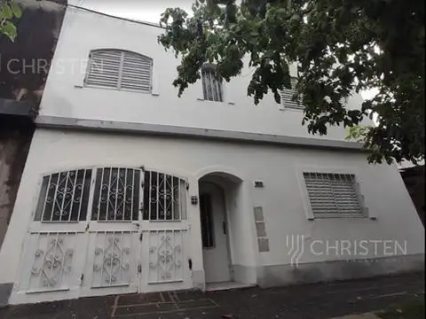 Casa en venta. Interno de 2 dormitorios con cochera y patio. Barrio Barranquitas