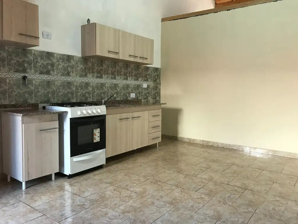 DEPTOS T/CASA A ESTRENAR CAXARAVILLE 5400 WILDE 2 1/2 AMBIENTES CON PATIO Y LAVADERO