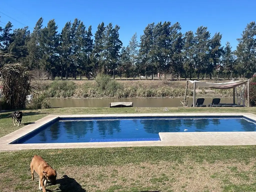 Casa en Alquiler con cochera