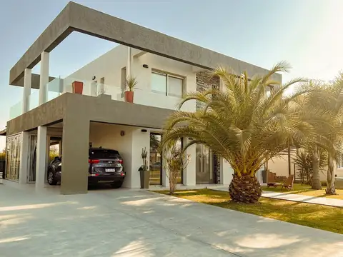 VENTA CASA NUEVO QUILMES 4 AMBIENTES - Foto 0
