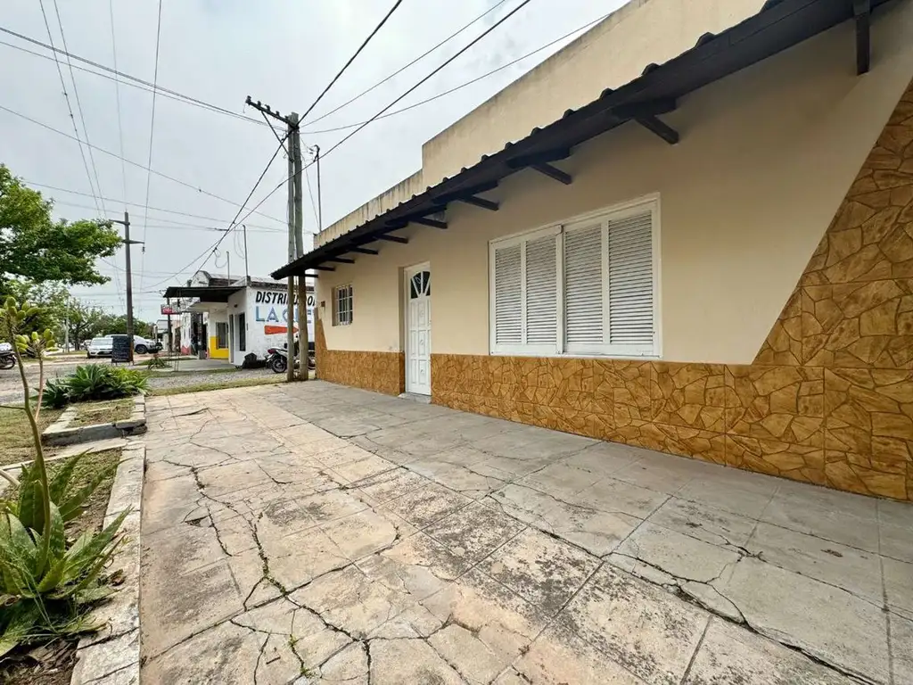 CASA CON GALPON SOBRE CALLE ROCA BARRIO CHAPERO