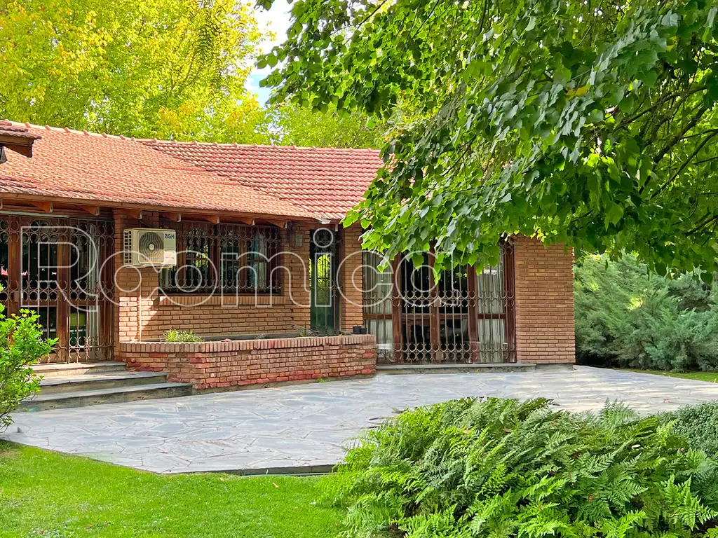 CASA EN VENTA, CHACRAS DE CORIA