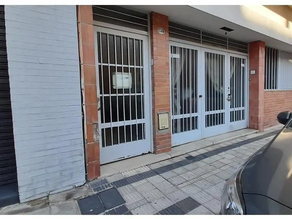 Venta PH 2 Amb. Villa del Parque Vista libre