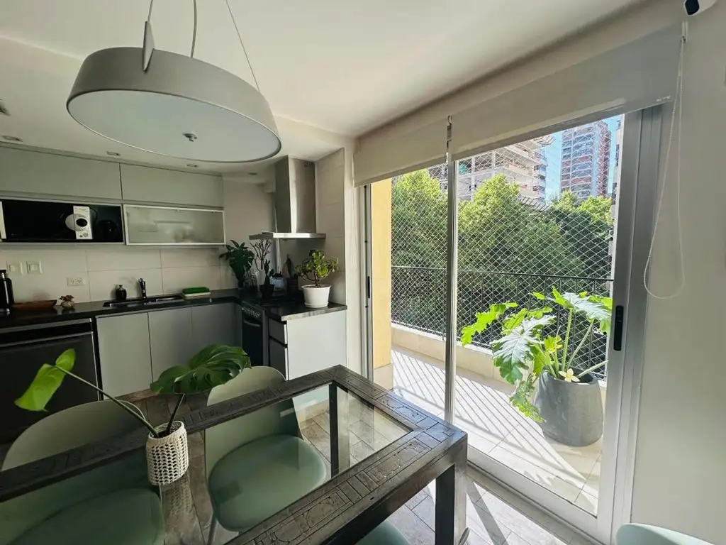 VENTA DE CUATRO AMB EN BELGRANO CON BALCON AL FRENTE