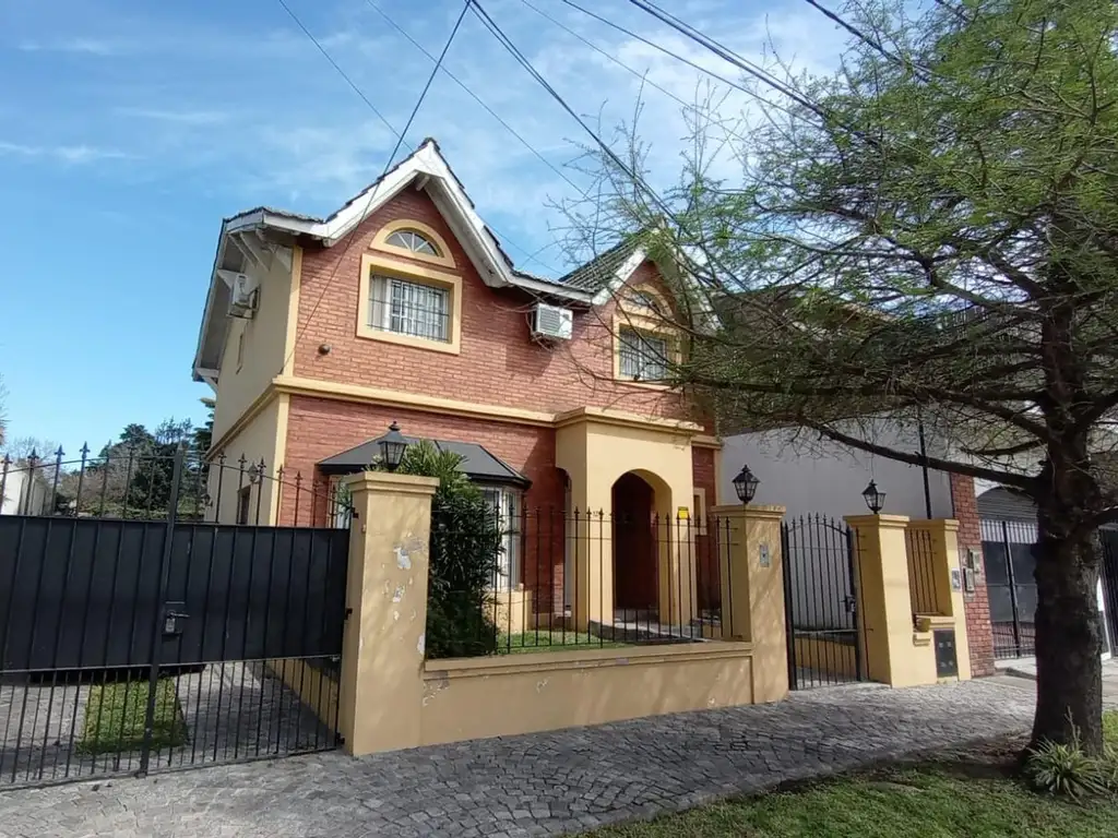 Casa en venta 4 ambientes