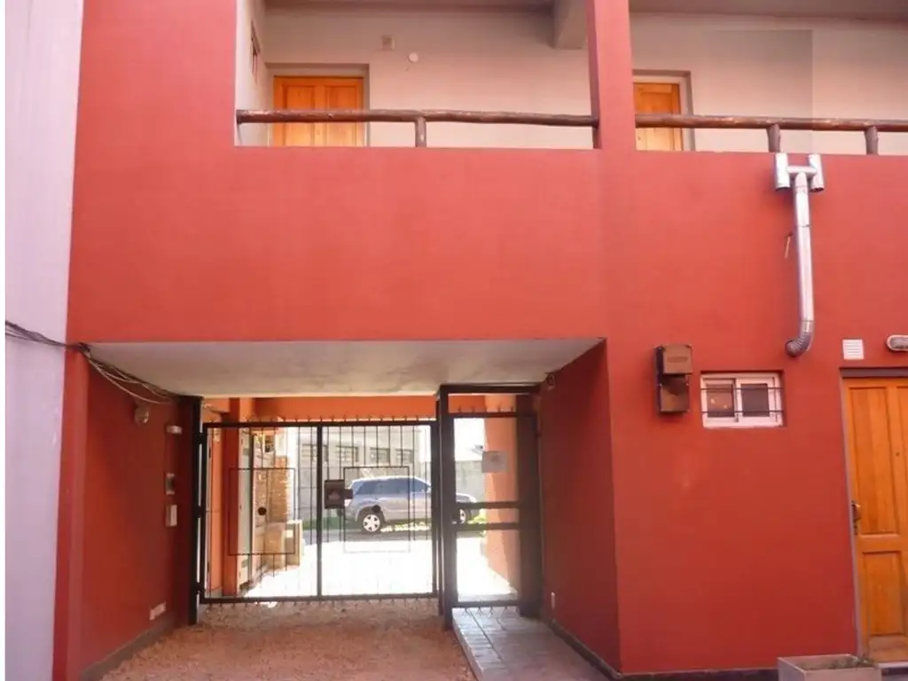 Departamento en venta en Condominio céntrico Pilar