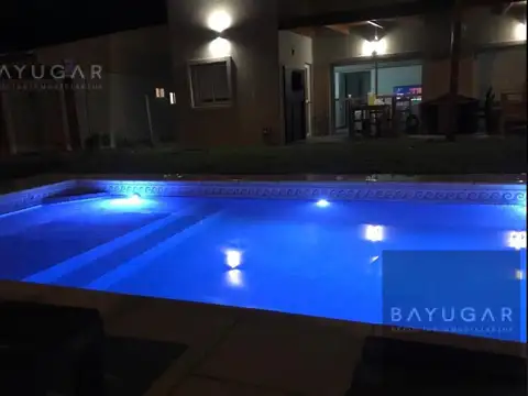 Casa en Venta con cochera