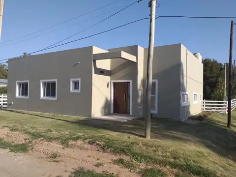 Casa en venta - 2 dormitorios 1 baño - 80mts2 - Ranchos, General Paz