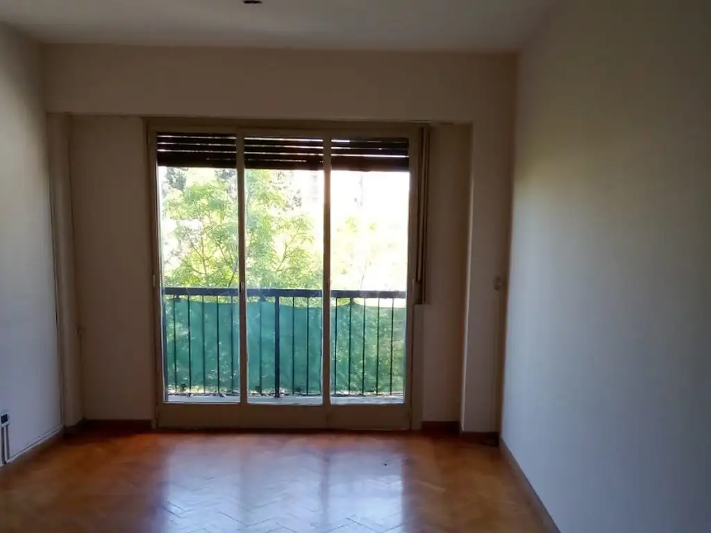 DEPARTAMENTO DE 3 AMBIENTES CON BALCON EN FLORESTA