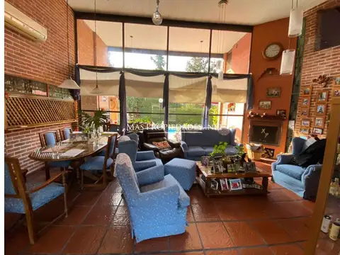 Casa en venta en El Carmen 6 ambientes