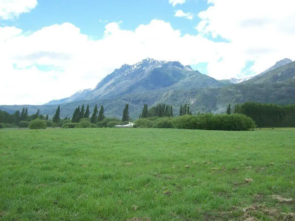 Chacra 15 Ha en la localidad  El Hoyo - Chubut