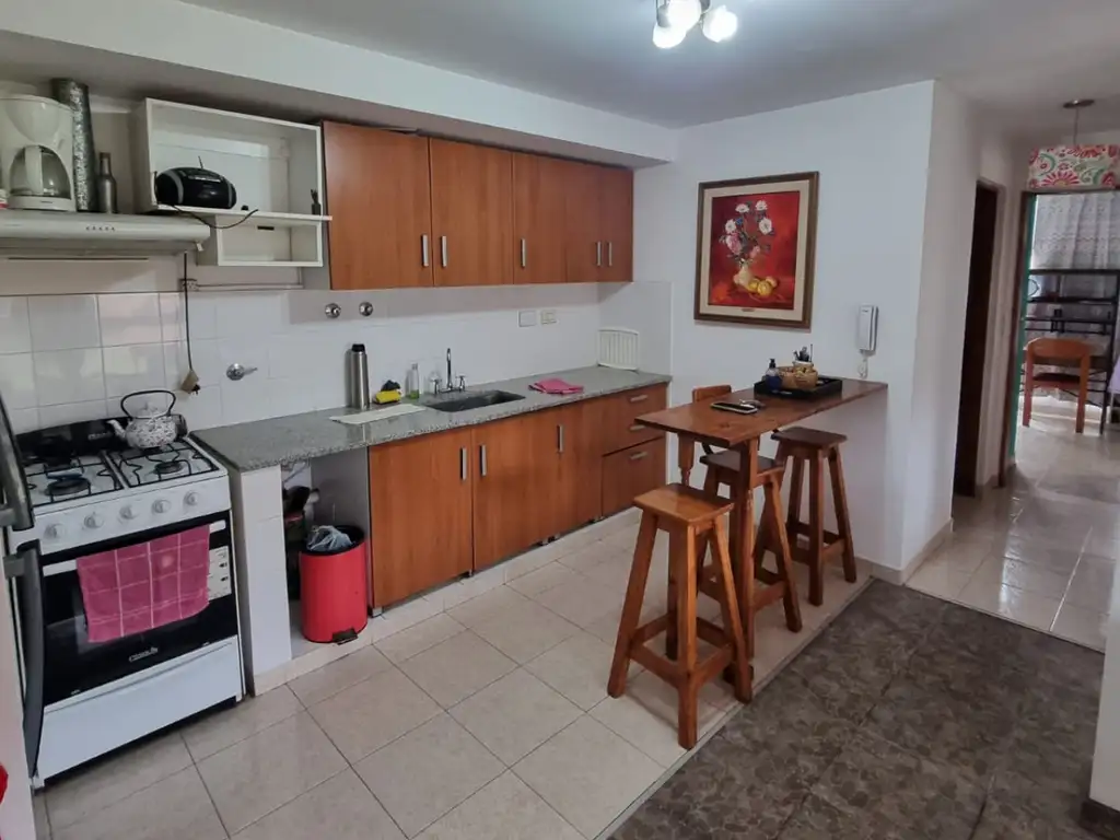 Departamento de 3 ambientes con cochera en alquiler AMOBLADO- Villa de Mayo