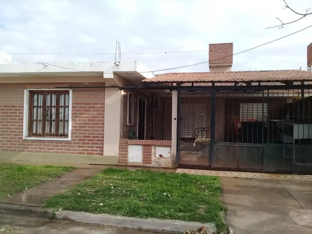 Exc. Casa Vta 3 dor gge/jardin/asador B° San Carlos