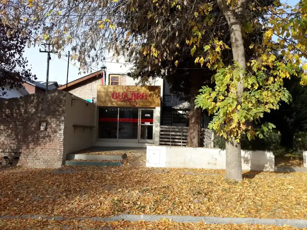 Casa más Local más Monoambiente en Planta Alta en el centro de Junín de los Andes