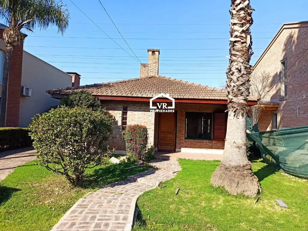 Casa  en Venta en Champagnat, Pilar, G.B.A. Zona Norte