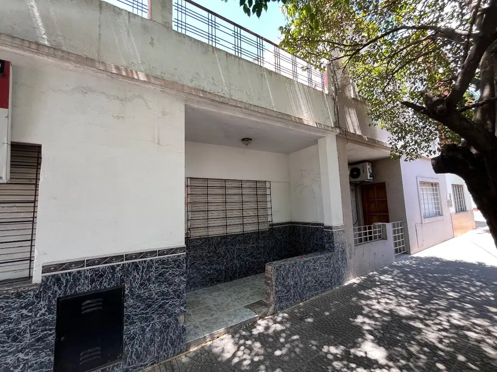 Casa 3 Ambientes en Lote propio , Patio y Terraza. Apto crédito