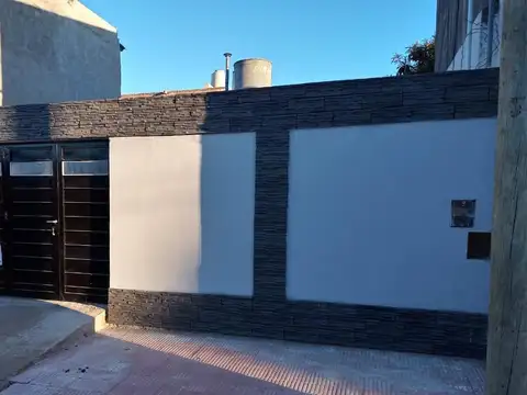 Casa a la venta en Barrio San Vicente! Totalmente reciclada!