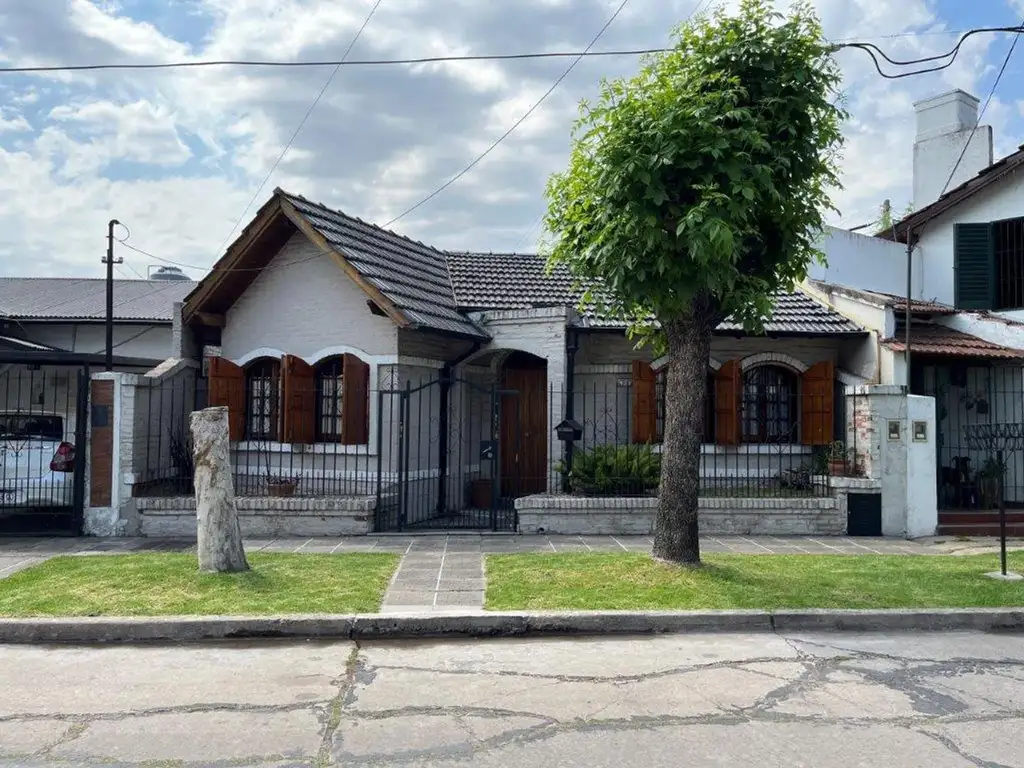 Casa a la venta en Castelar Norte