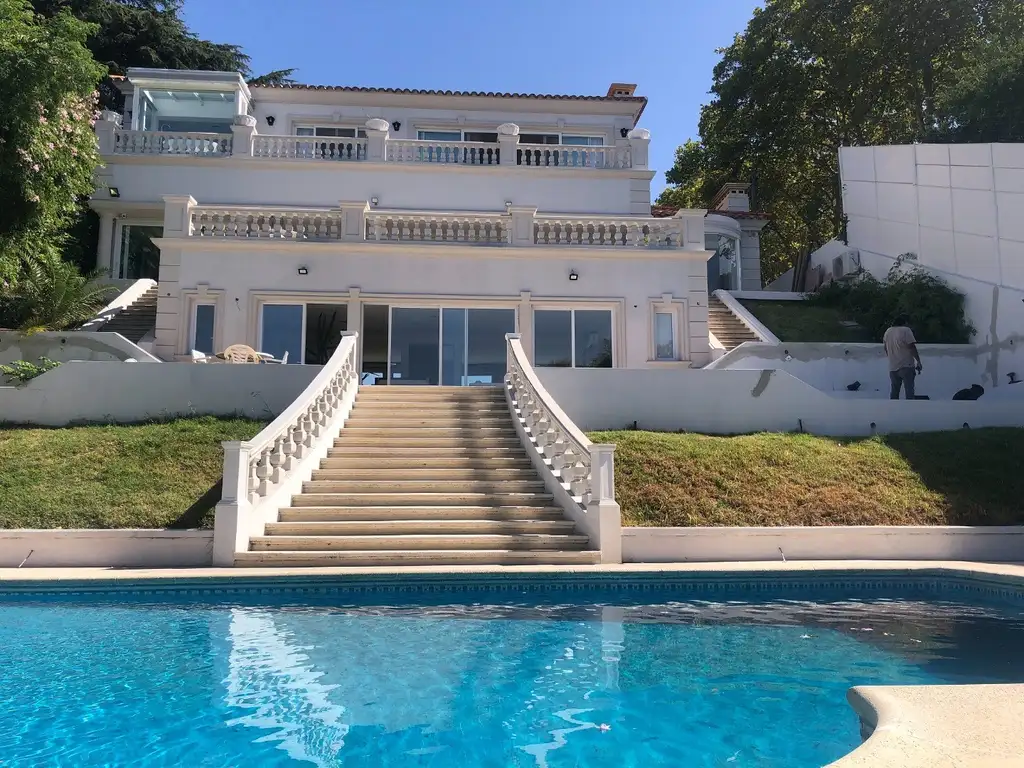 ALQUILER  CON MUEBLES CASA CON VISTA AL RIO EN SAN ISIDRO