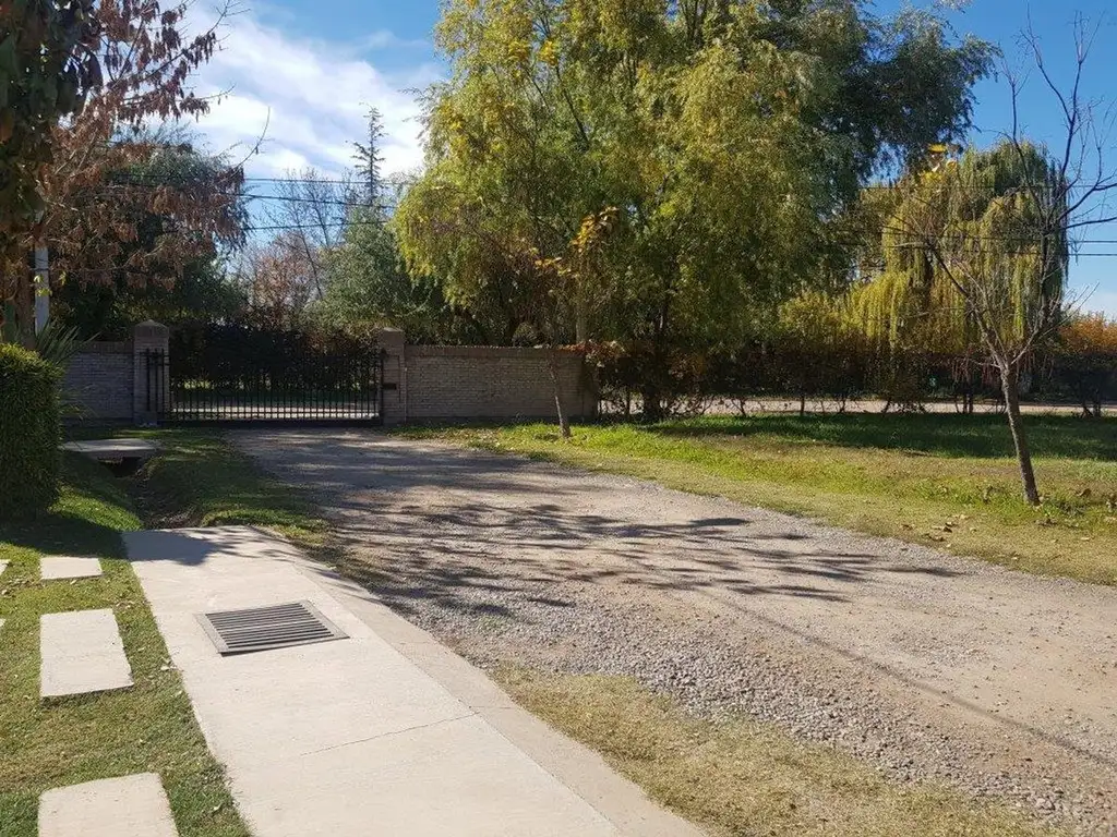 LOTE EN BARRIO SEMIPRIVADO, VISTALBA