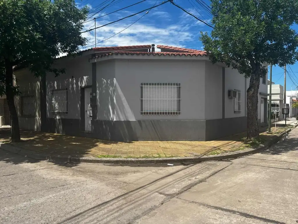 VENTA / CASA / 3 DORMITORIOS / APTA CREDITO