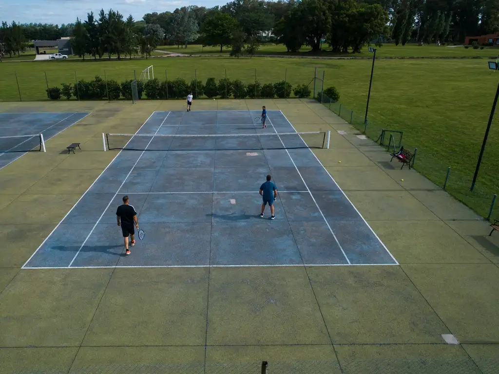 Actividades deportivas futbol, tenis en Comarcas de Lujan
