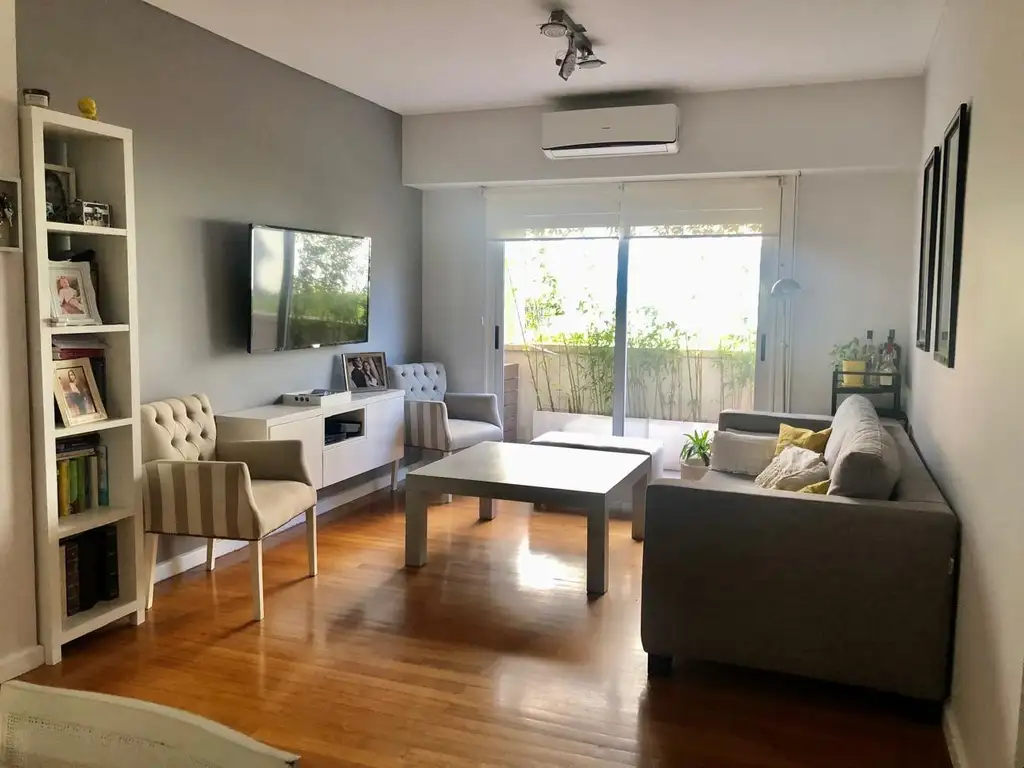 Departamento de 3 ambientes con Patio en condominio cerrado de San Isidro Seguridad