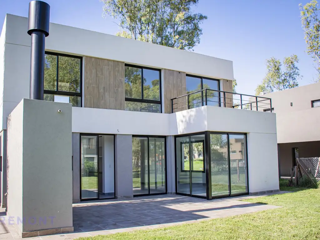 Casa de dos plantas a estrenar en Alvarez del Bosque