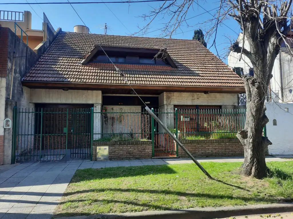 Venta casa en Loma Hermosa