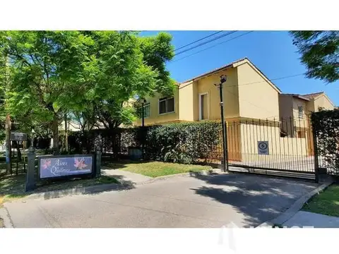 VENTA DUPLEX 4 AMB C/COCH Y PILETA (BARRIO AYRES DE QUILMES)- EXCELENTE ESTADO 