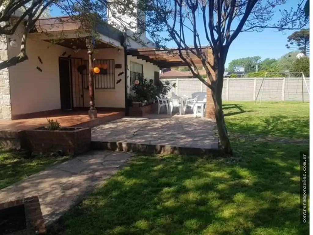 Casa en venta de 2 dormitorios c/ cochera en Barrio Zacagnin