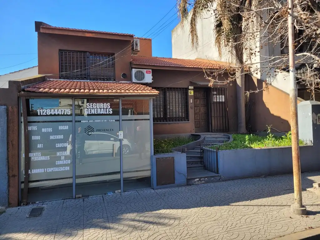 Casa 2 Plantas 4 amb / garage, jardin delantero en San Justo