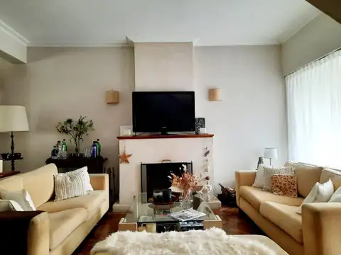 Casa en Alquiler - 6 ambientes -