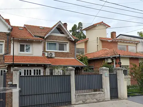 Casa en Alquiler en Martinez - 6 ambientes