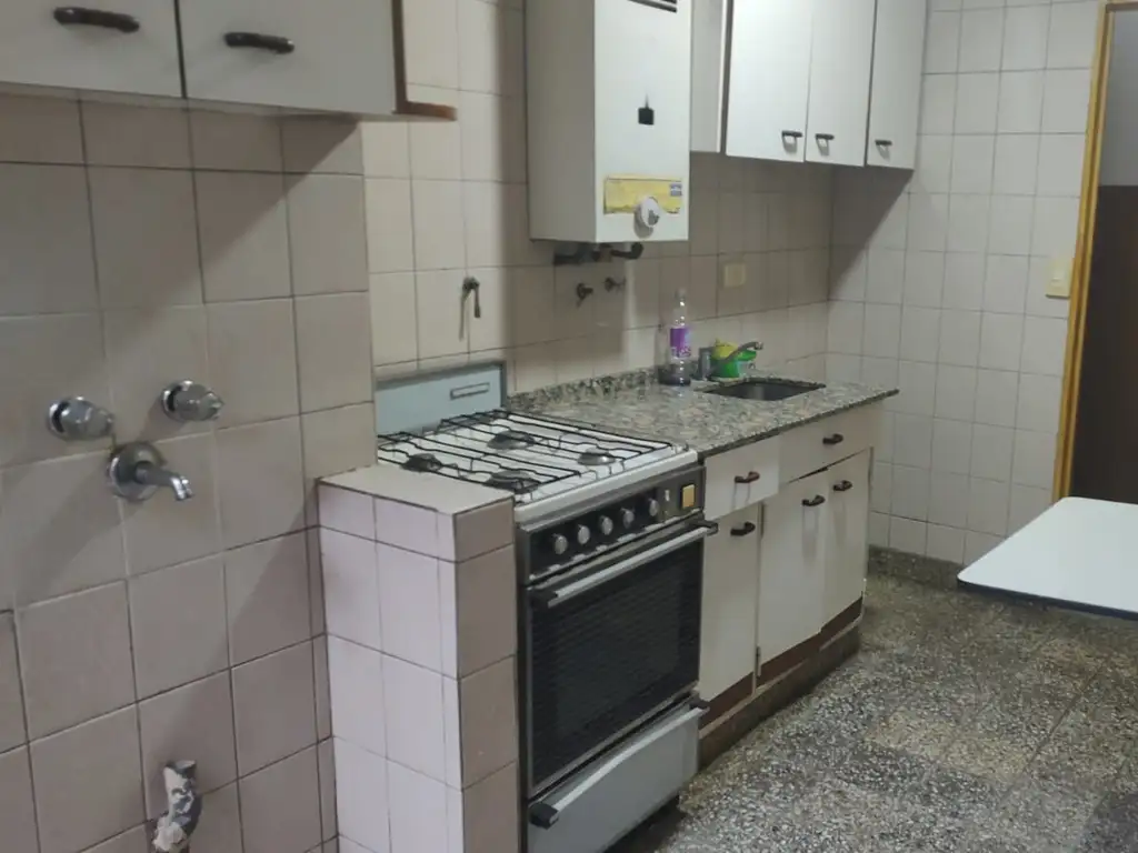 Tipo Casa 2 Ambientes en Primer Piso en Muy Buena Zona