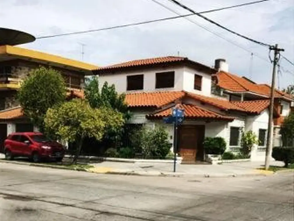 CASA VENTA RAMOS MEJIA 4 AMBIENTES