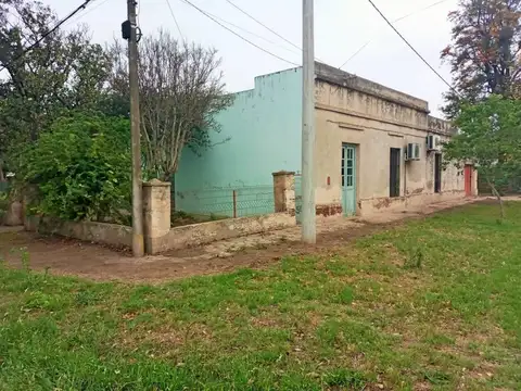 Venta casa antigua en Susana - Amplio terreno en esquina