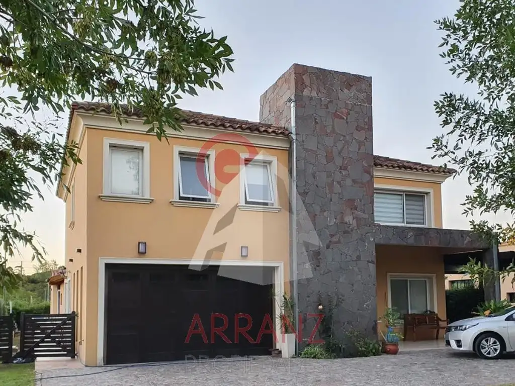 Venta de casa 6 Ambientes con Piscina- Barrancas de Iraola