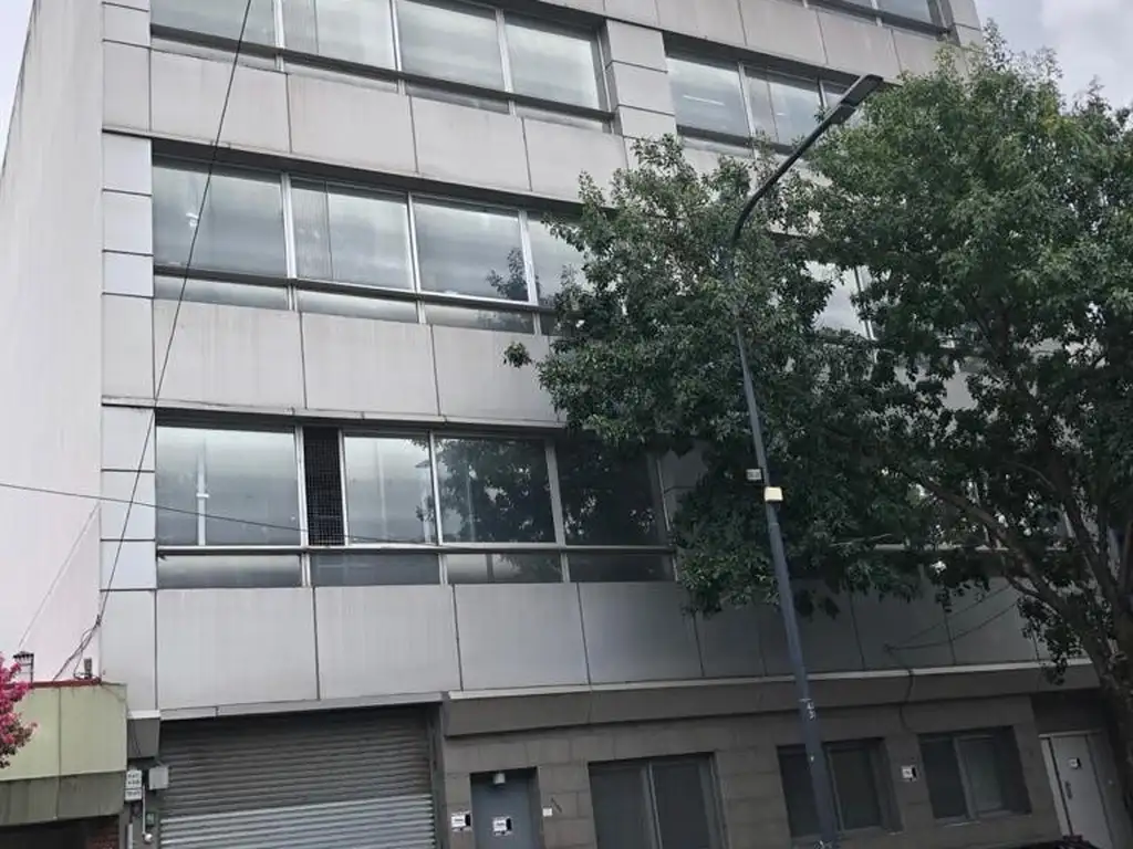 EXCEPCIONAL EDIFICIO - FABRICA MODELO / 5 PISOS -18 mts. Frente- 2600 m2. Totalmente HABILITADO