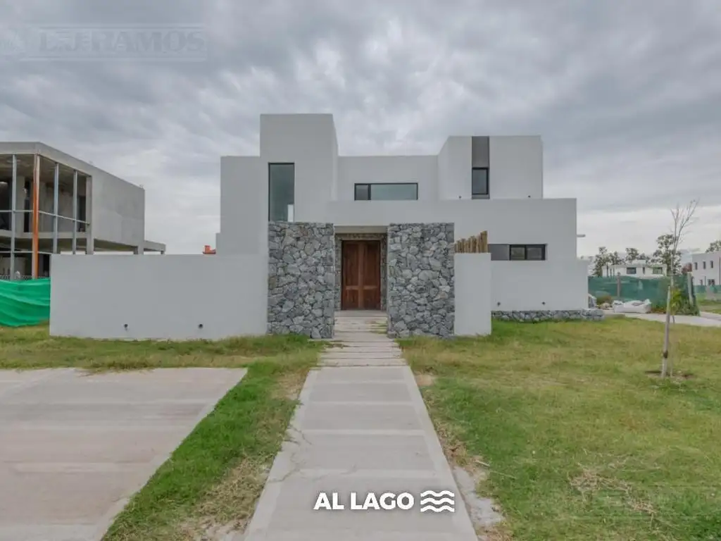 Casa A ESTRENAR, con 3 dormitorios en Laguna Grande - Villanueva